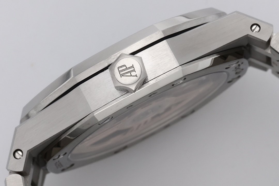 Audemars Piguet Royal Oak 15510 Series - Image 11