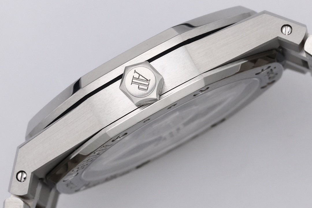 Audemars Piguet Royal Oak 15510 Series - Image 5