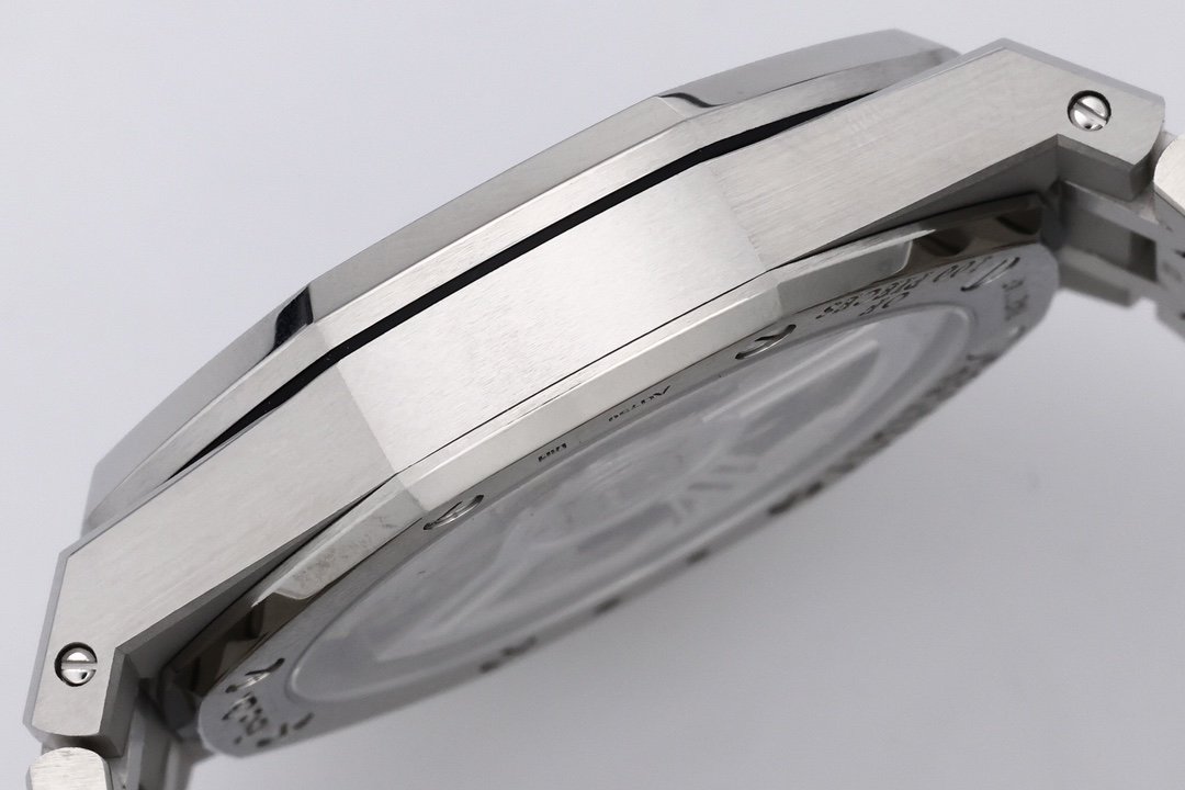 Audemars Piguet Royal Oak 15510 Series - Image 4