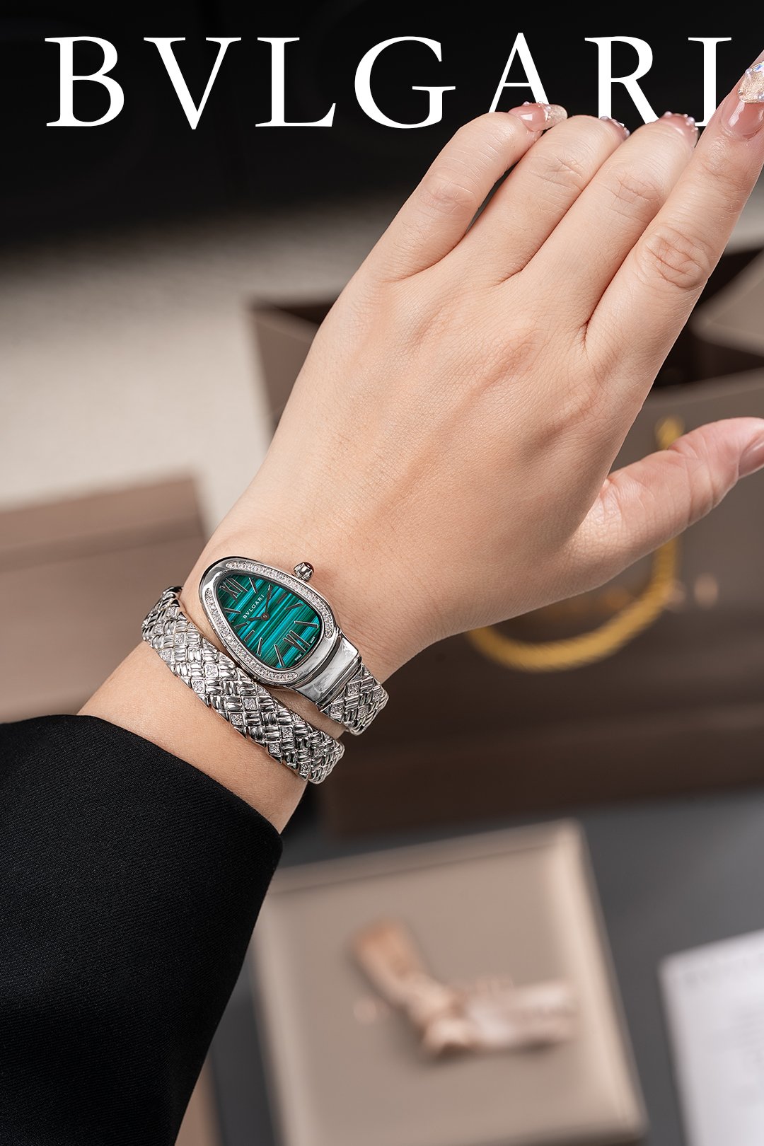 Bvlgari's new diamond-shaped art SERPENTINS PIG series watch - Image 4