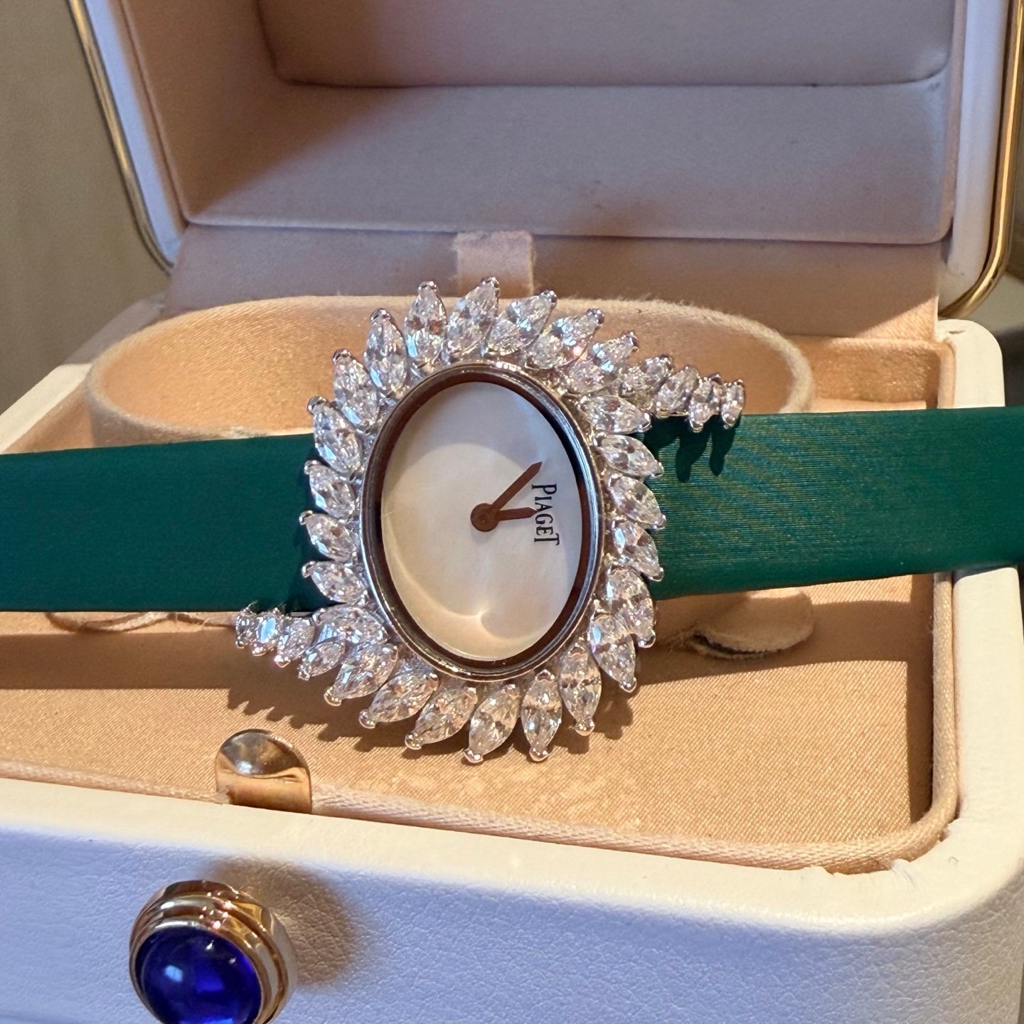 Piaget Sixtie High Jewellery Diamond Women's Watch - Image 13