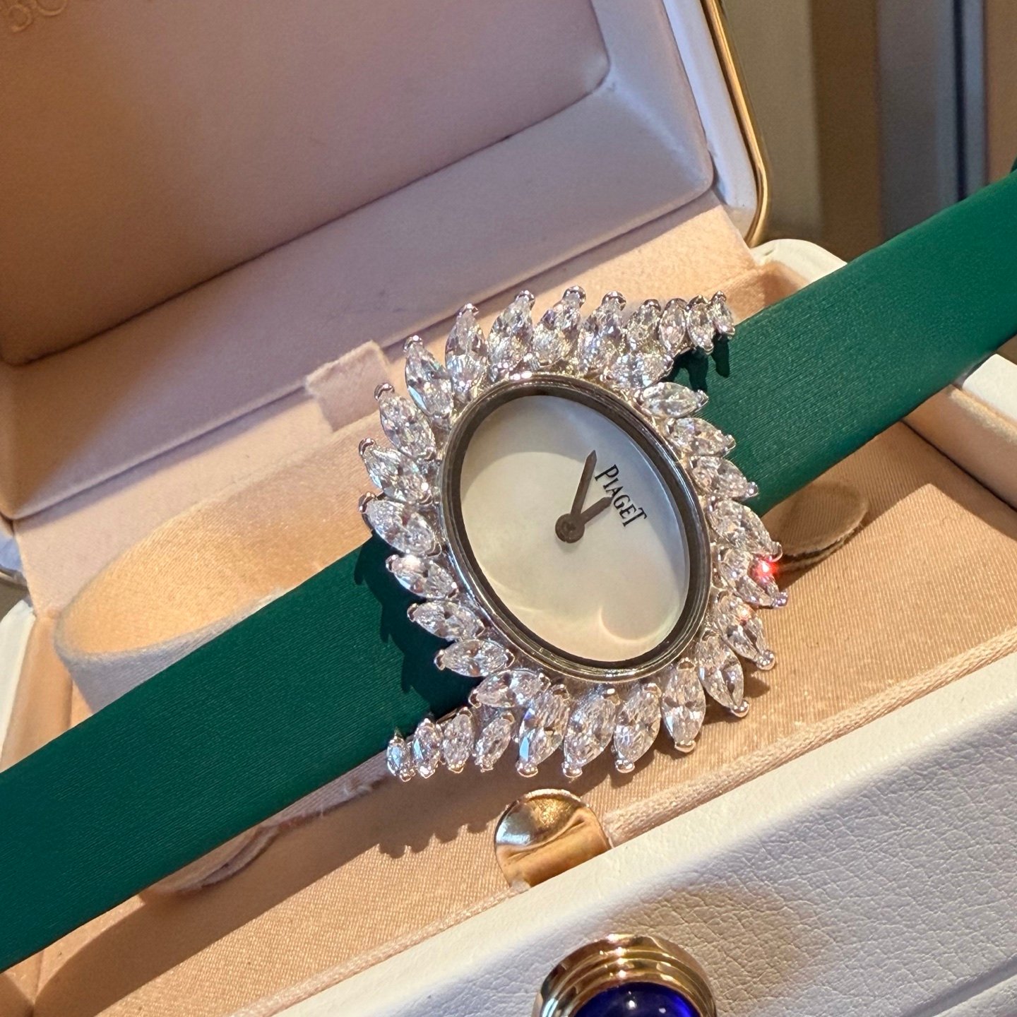 Piaget Sixtie High Jewellery Diamond Women's Watch - Image 8