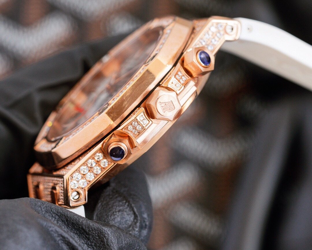 Audemars Piguet Royal Oak Series 26240ST1 Watch - Image 5