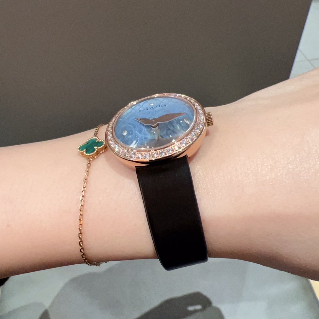 Lv Louis Vuitton, Blue Treasure Scratch resistant Mirror Movement Watch - Image 4