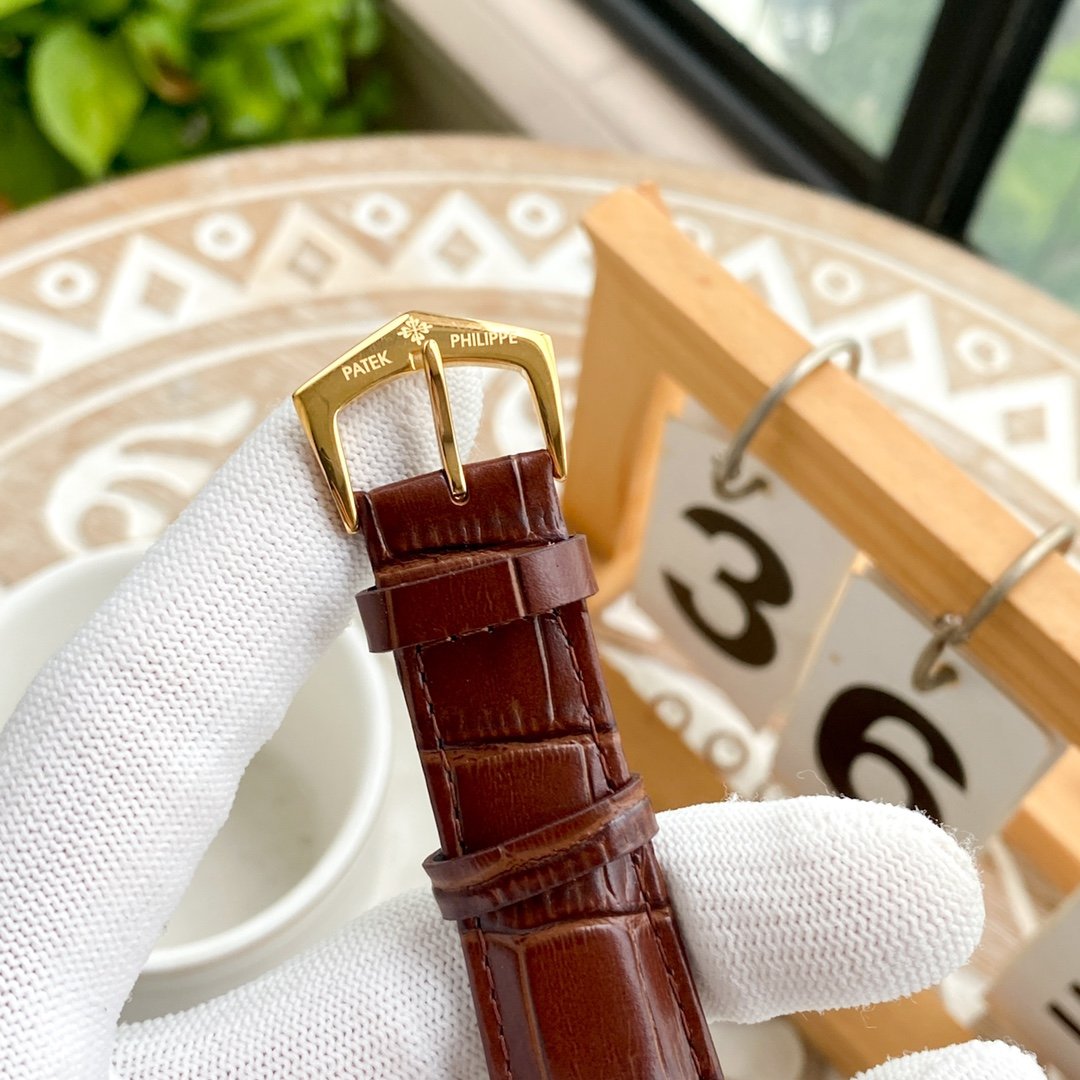 Patek Philippe boutique men's wristwatch features a multifunctional design with a gentlemanly style and a mineral super strong mirror finish, - Image 3