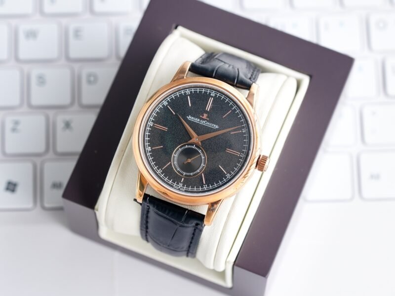 Jaeger LeCoultre boutique men's wristwatch, featuring a three pin separation design, exuding a luxurious and grand atmosphere