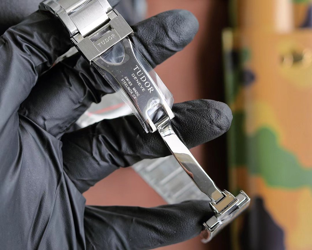 Tudor Blue Bay Series M79830RB-0001 Watch - Image 3