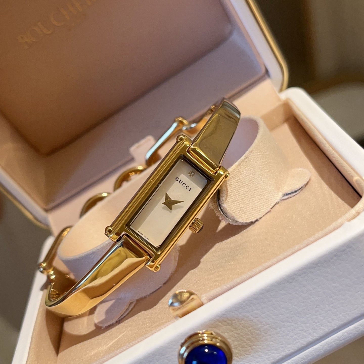 Gucci Women's Bracelet Watch 1500L Series