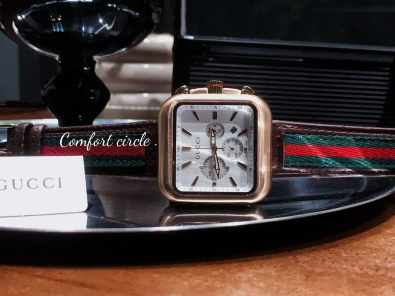 Retro color scheme! Coffee GUCCI Gucci square dial design is fashionable and eye-catching, with a quartz movement and six needle timing