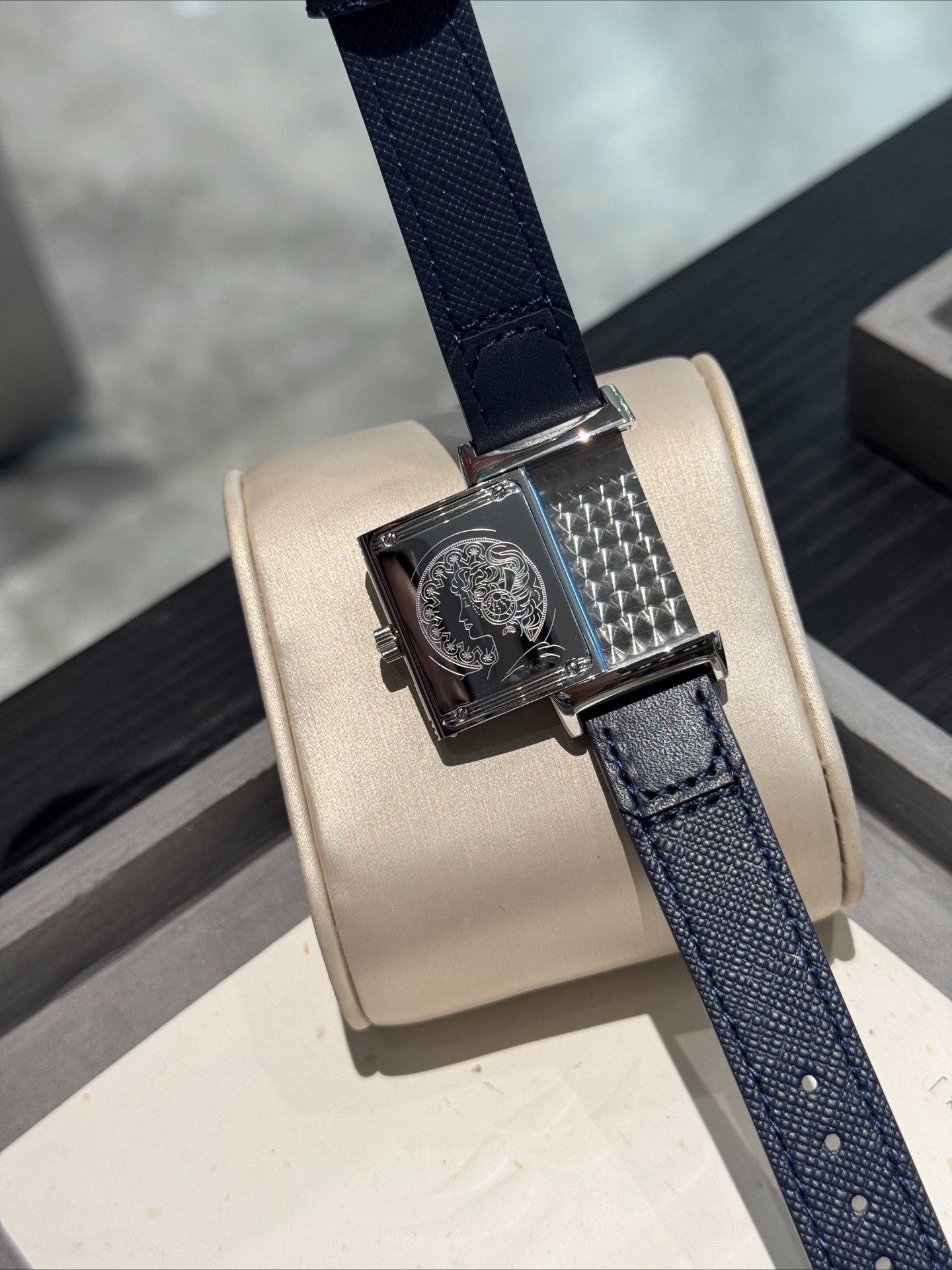 Jaeger LeCoultre Reverso Tribute Monoface Flip Series Single sided Watch Suitable for Men and Women - Image 3