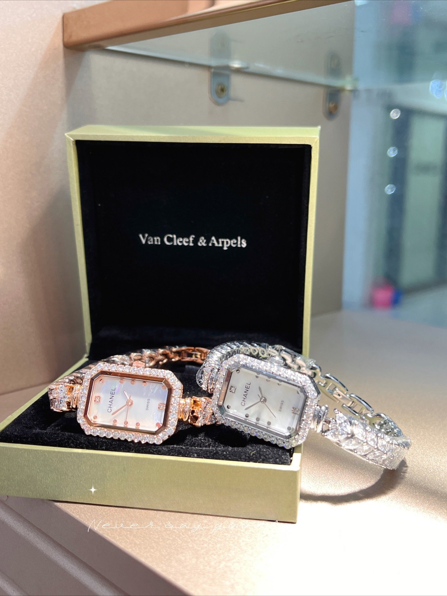Chanel's exquisite and luxurious wristwatch for aristocratic young girls