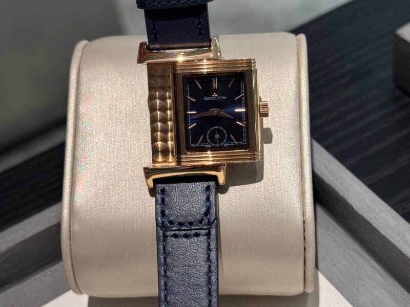 New Jaeger LeCoultre Classic Flip Series Premium Women's Watch [Flying Kiss] Unique Design 180 degree Rotating Flip Cover