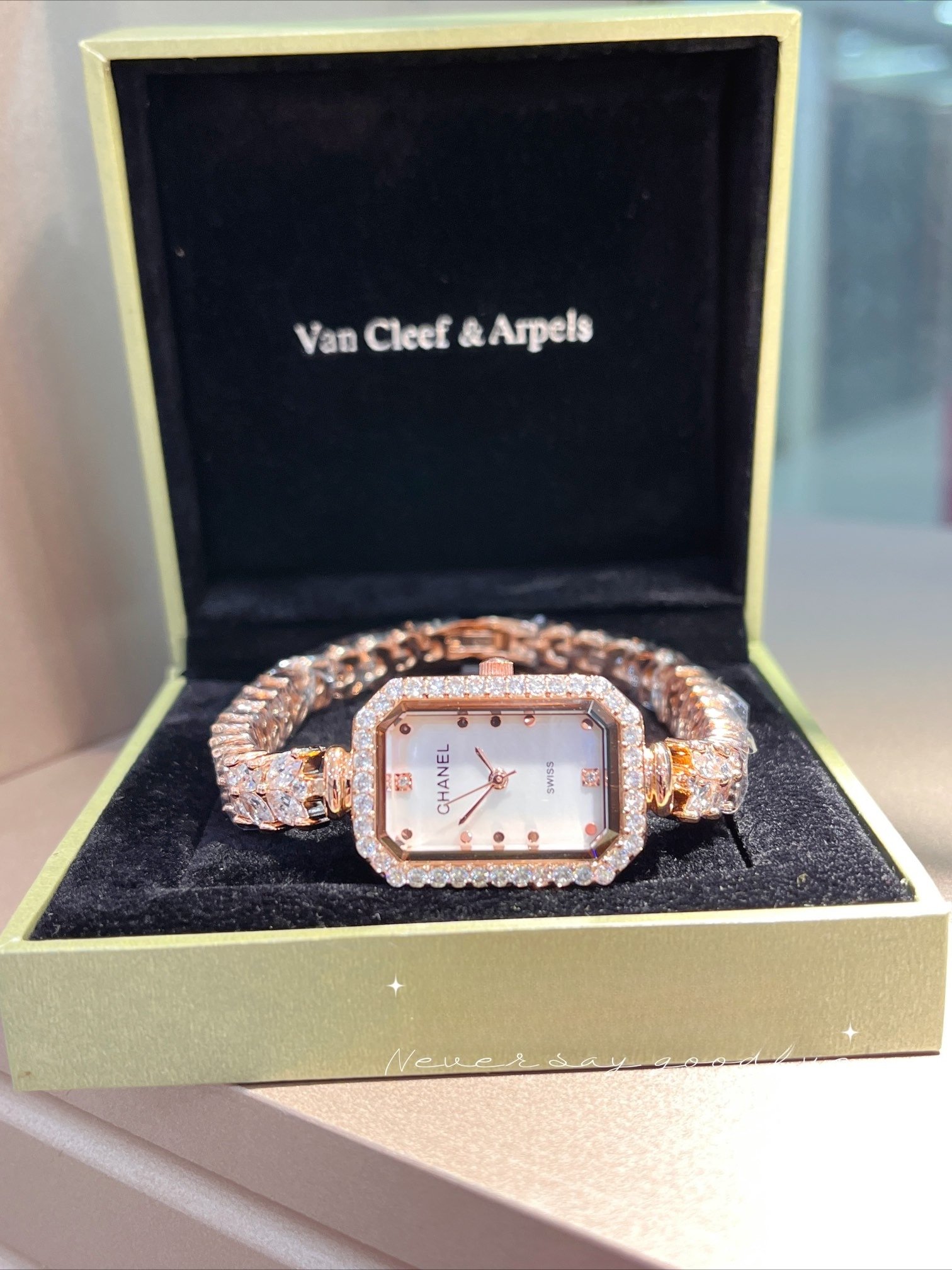 Chanel's exquisite and luxurious wristwatch for aristocratic young girls - Image 5