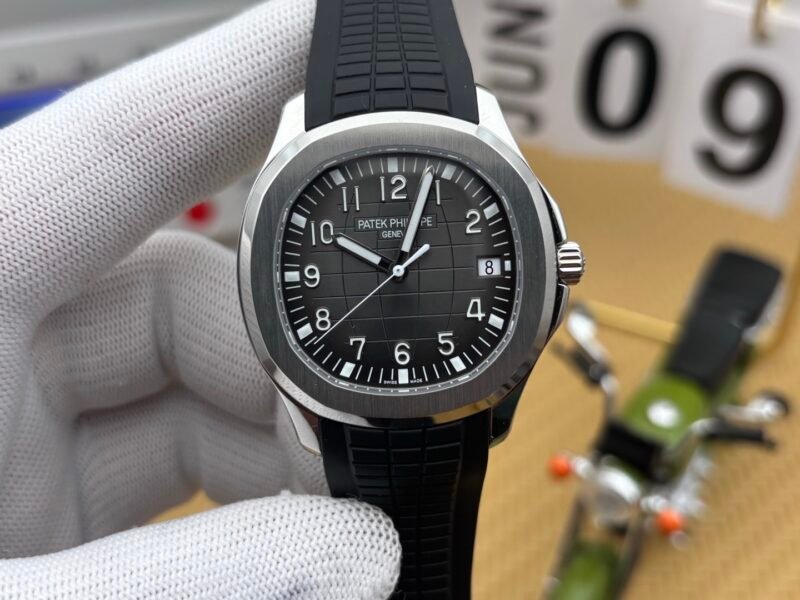 Patek Philippe AQUANAUT series 5067A watch