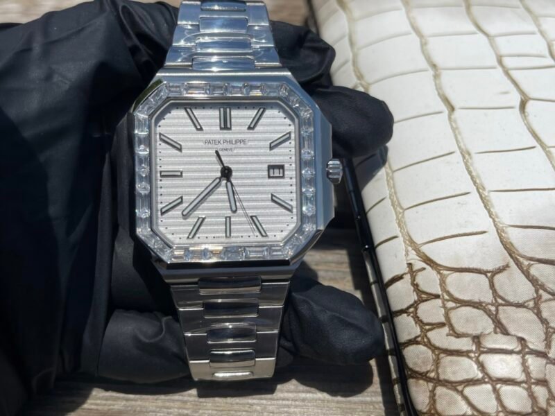 Patek Philippe CUBITUS 5821-A2 series wristwatch