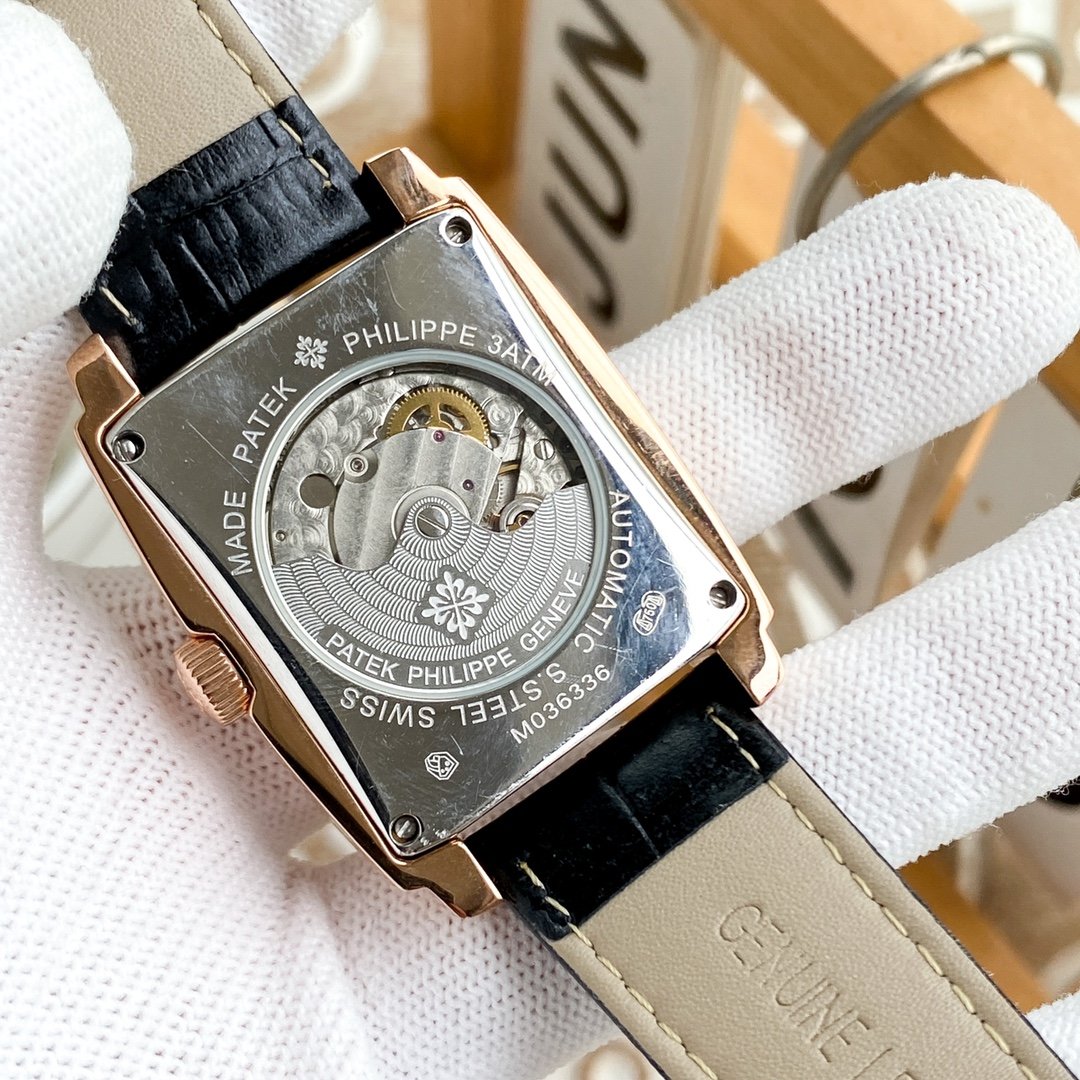 Patek Philippe's premium men's watch showcases exquisite craftsmanship and unique creativity, interpreting a noble aura - Image 3