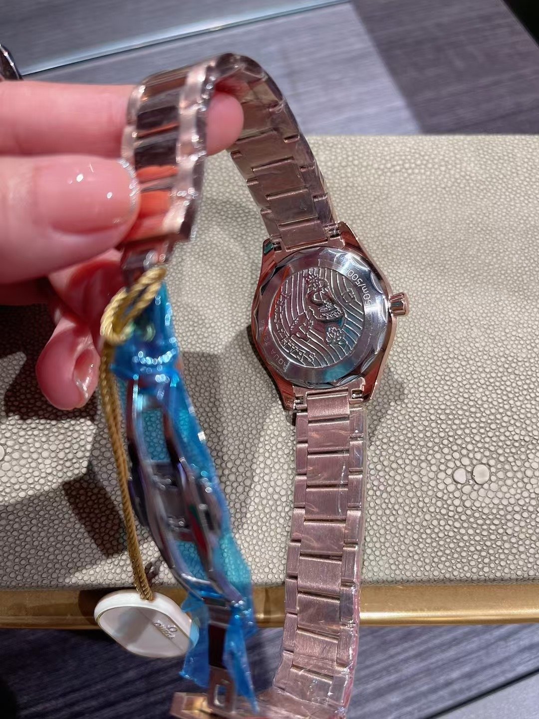 Omega Seamaster Women’s Watch with Captivating Mother-of-Pearl Dial Finish - Image 3