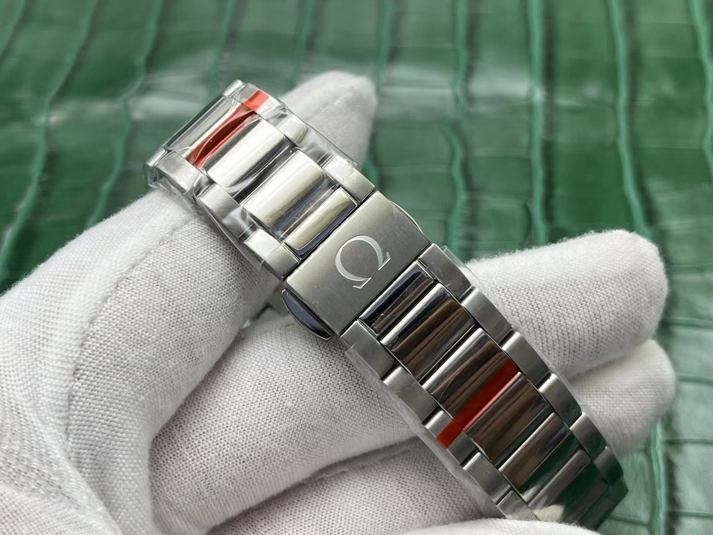 Omega Seamaster Aqua Terra 150m | Classic Ladies' Watch with Timeless Design - Image 7