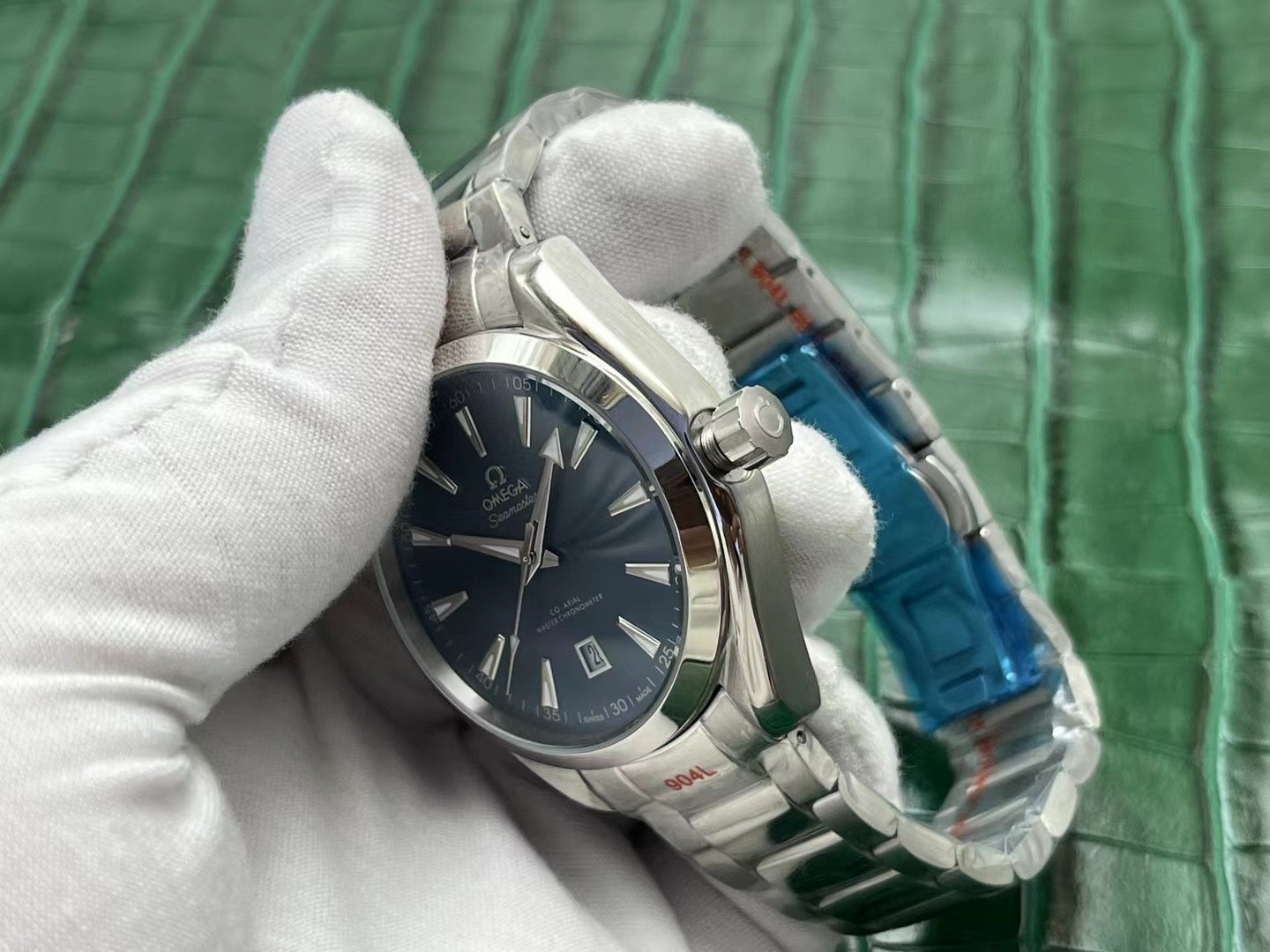 Omega Seamaster Aqua Terra 150m | Classic Ladies' Watch with Timeless Design - Image 4