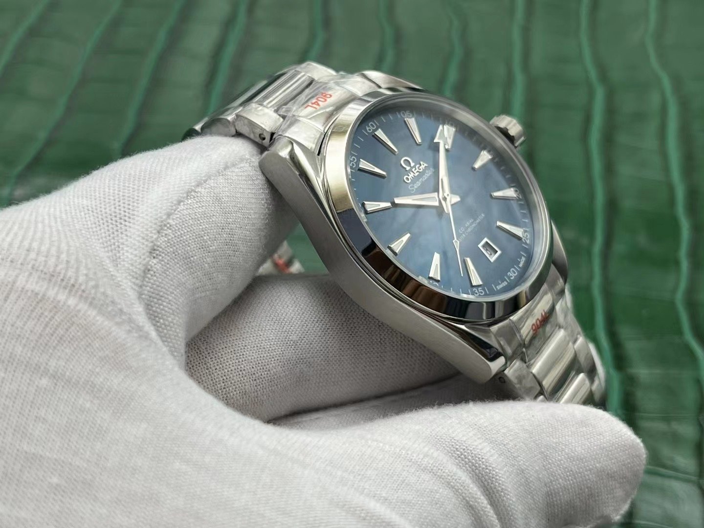 Omega Seamaster Aqua Terra 150m | Classic Ladies' Watch with Timeless Design - Image 3