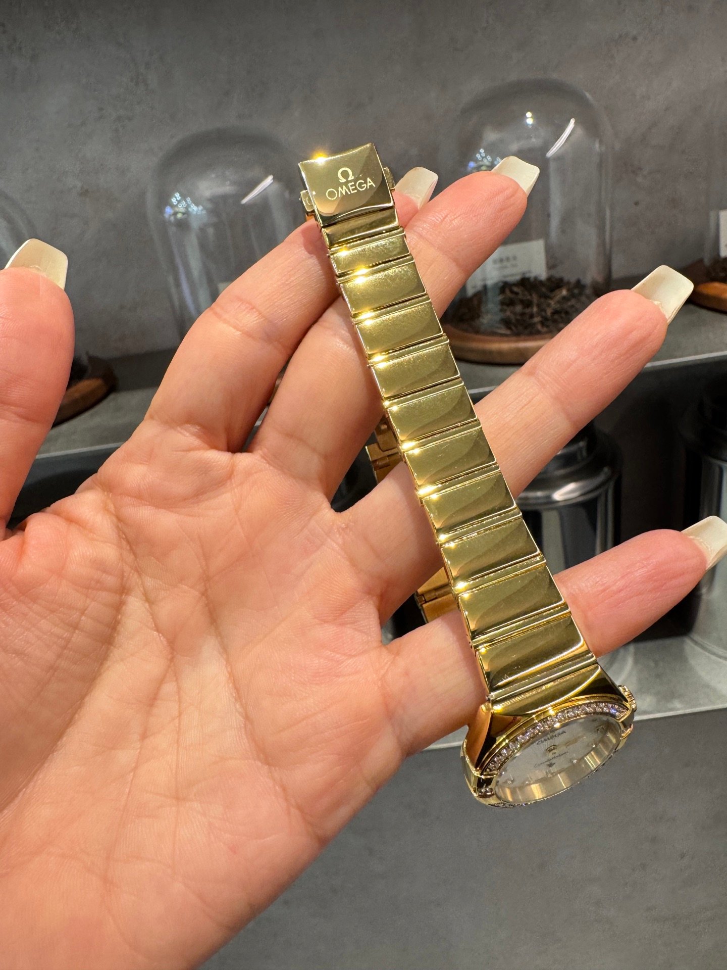 Omega Constellation Latest Watch: Classic Heritage Meets Modern Aesthetics - Image 4