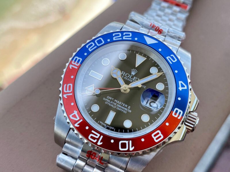 Rolex GMT-Master II m126710blroWatch (Pepsi Bezel)