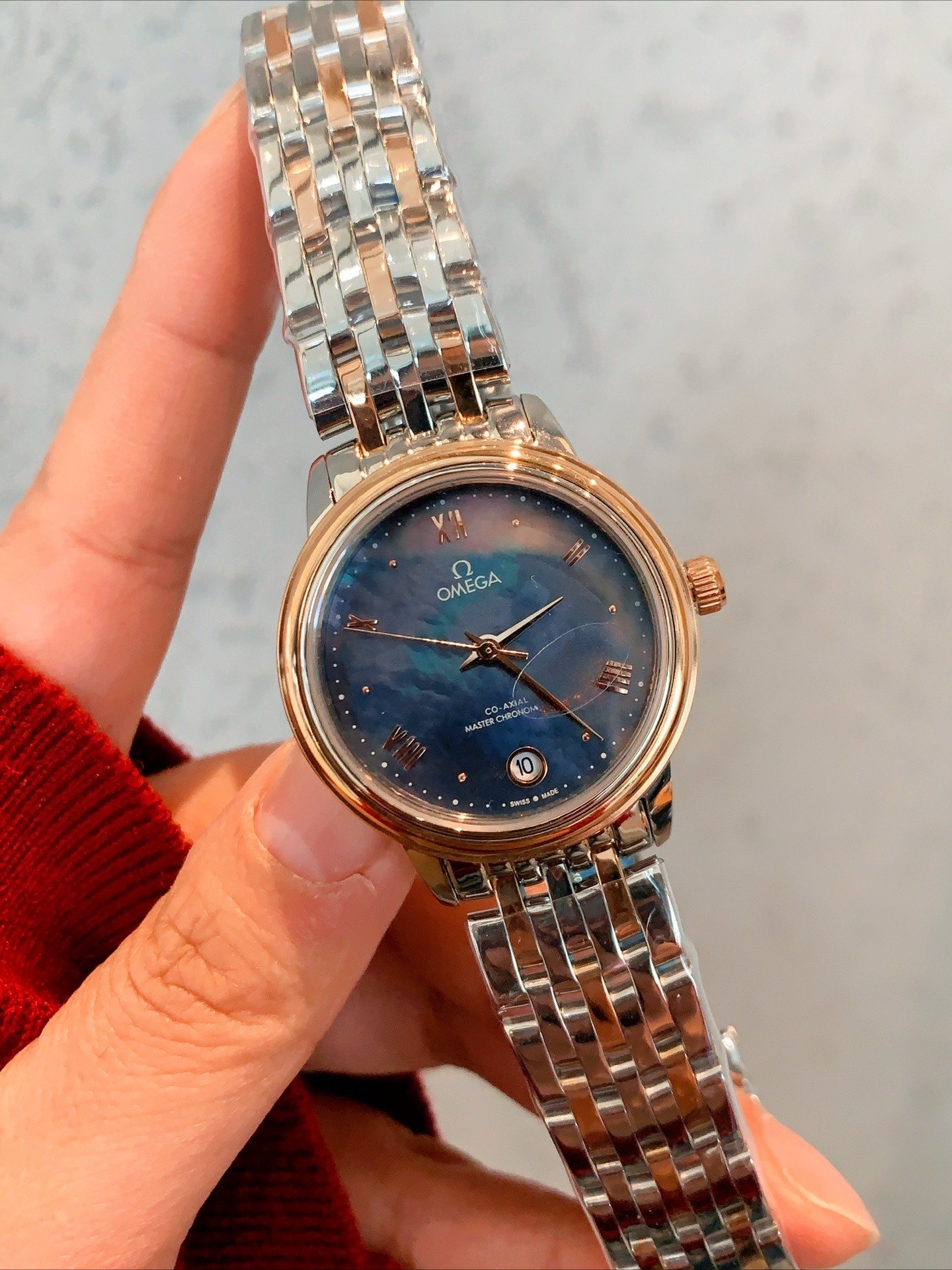 Omega De Ville 32mm Ladies Quartz Watch | Minimalist Elegance & Timeless Luxury - Image 3