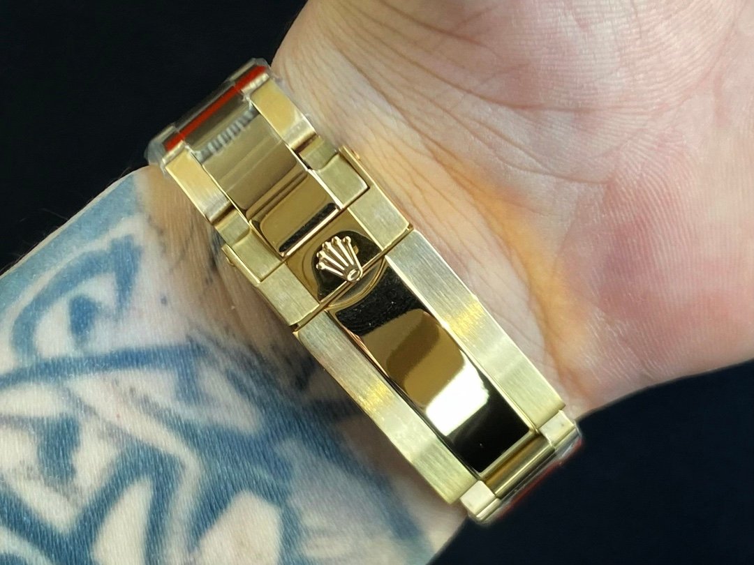 Rolex Cosmograph Daytona 116509 Classic Luxury Wristwatch - Image 4